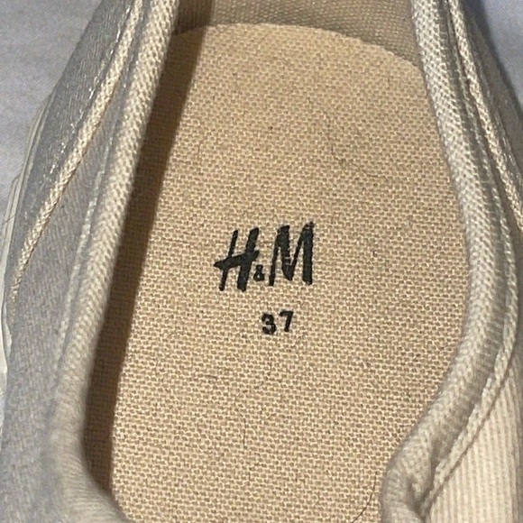 NEW- never been worn H&M Canvas sneakers. SZ. 37 (6) - Picture 5 of 6